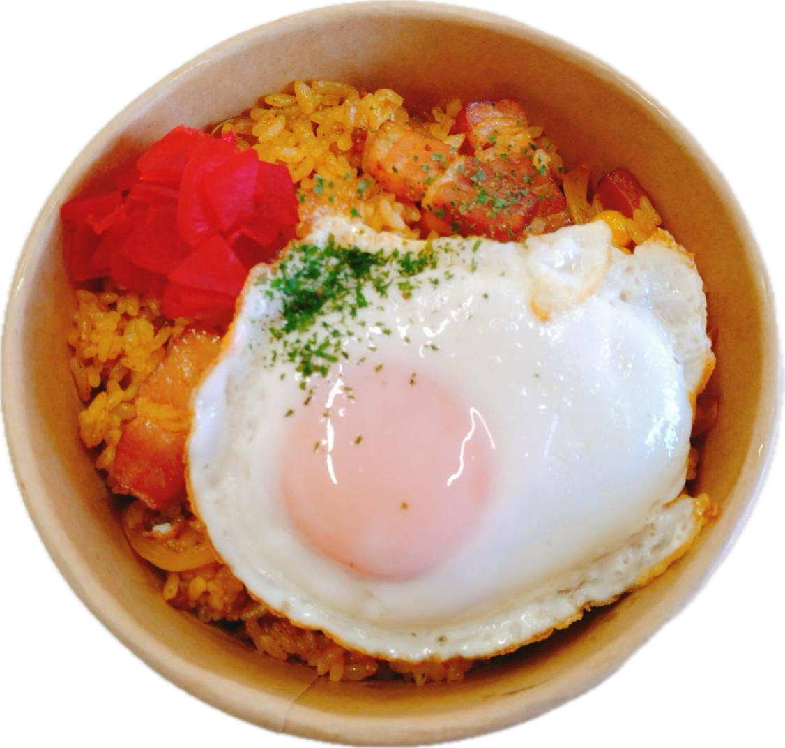 絶品カレーピラフと目玉焼き丼　６００円